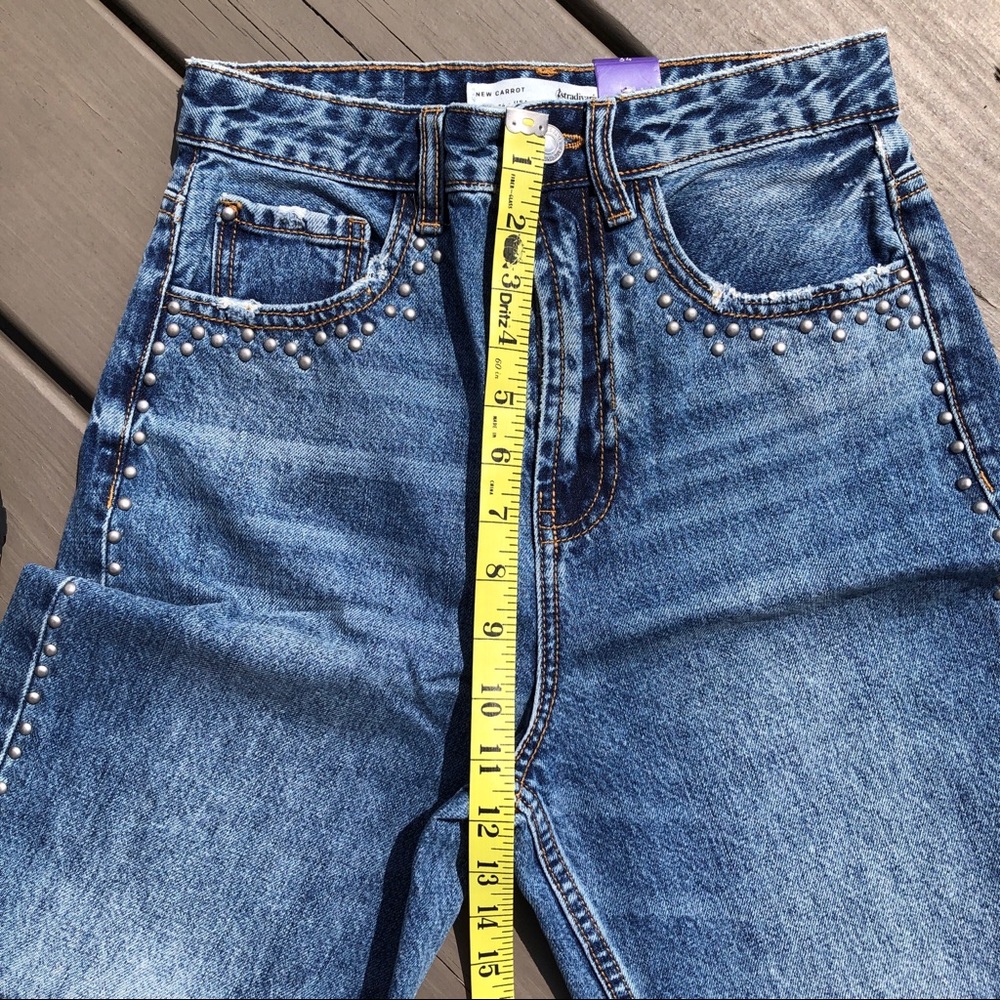 NWT Stradivarius New Carrot Stud Jeans Sz 2. - Picture 8 of 9